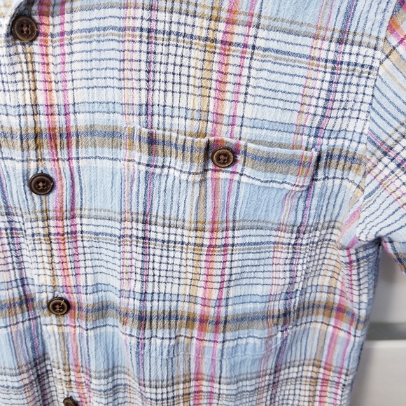 PATAGONIA SHORT SLEEVE BUTTON DOWN SHIRT - Picture 4 of 11